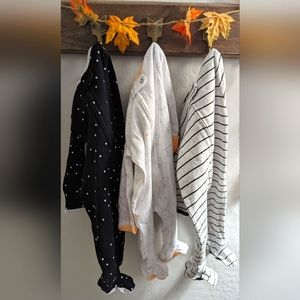 NWOT 100% cotton zipper footed Halloween sleeper bundle, pattern, star, stripes